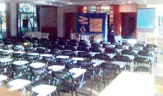 sewa kursi kuliah, student chair rental langsung aja ke kami