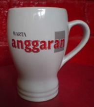 souvenir mug milik media warta anggaran